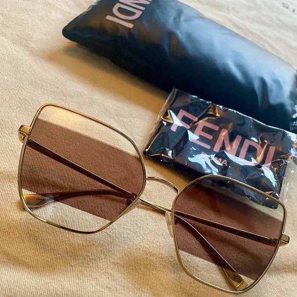 FENDI Cat Eye Sunglasses w/ Case and Cleaning Cloth - Picture 8 of 9